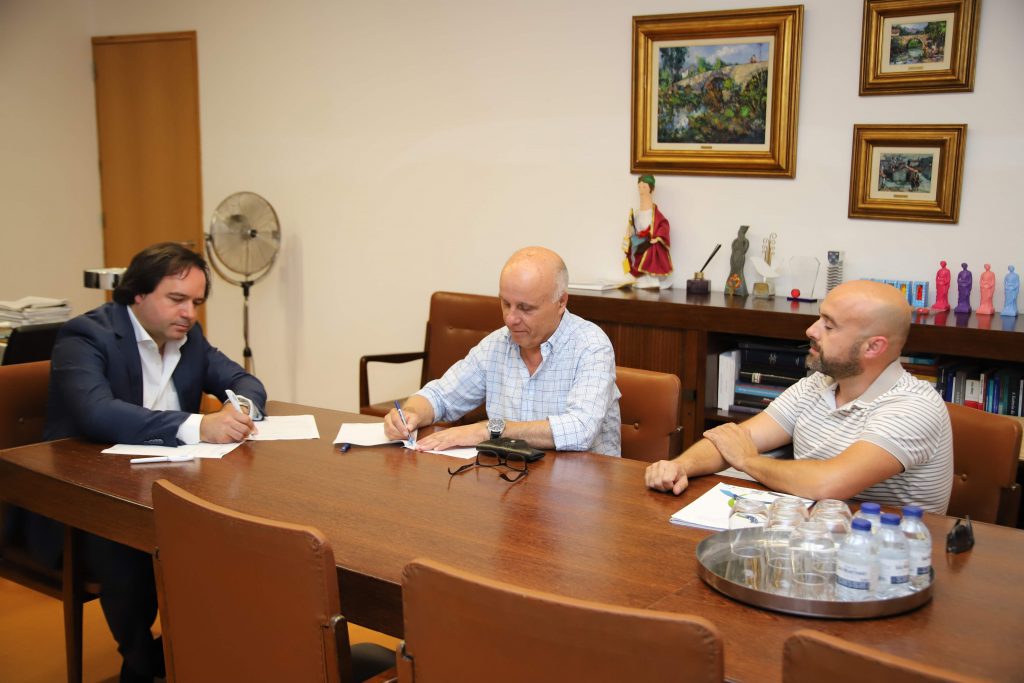 Câmara Municipal e Agrupamento de Escolas de Caldas de Vizela assinaram protocolo