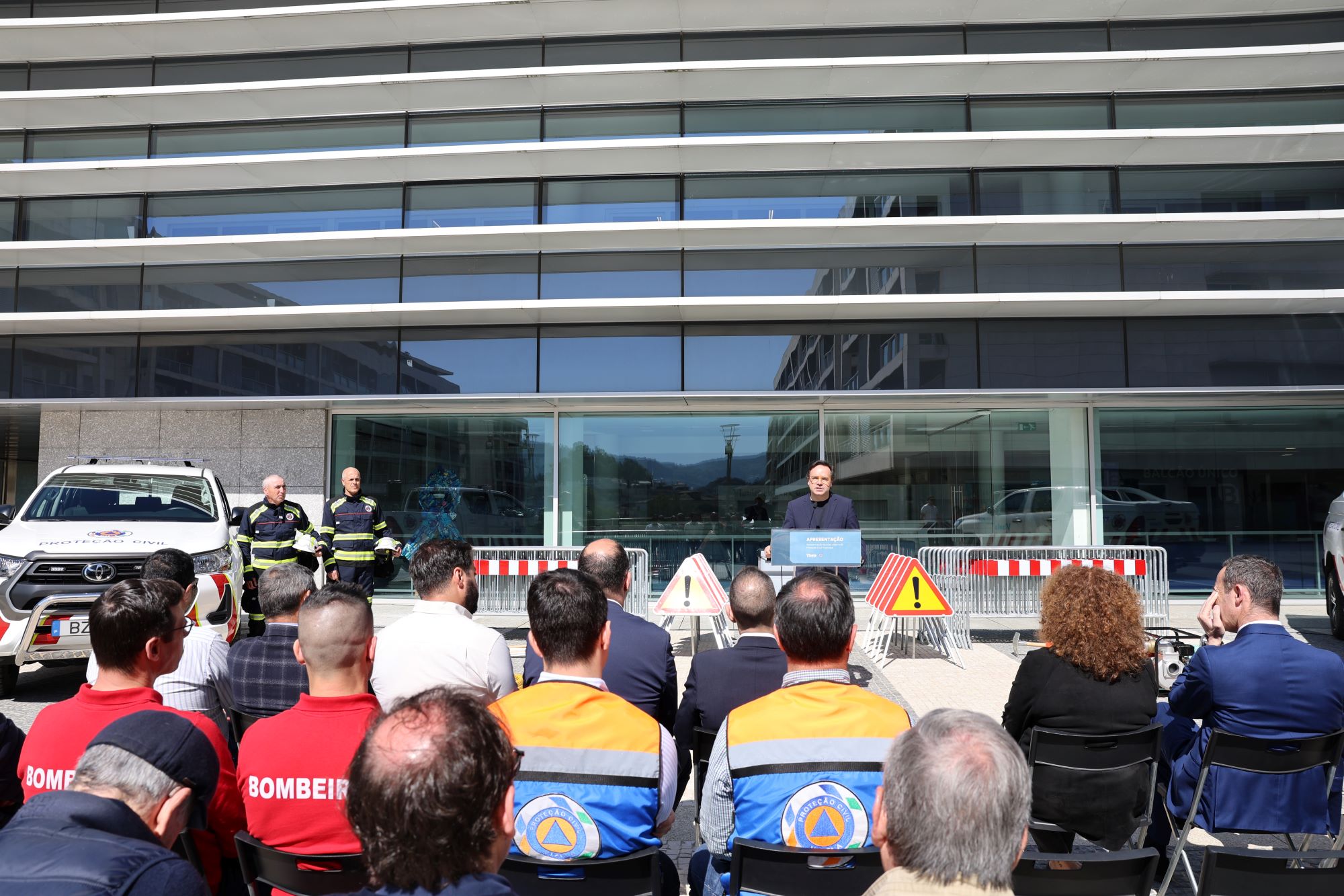 MUNICÍPIO DE VIZELA APRESENTA NOVO TRATOR DA PROTEÇÃO CIVIL E VIATURA DE LIMPEZA URBANA NO ÂMBITO DO PROGRAMA “VIZELA MAIS LIMPA”