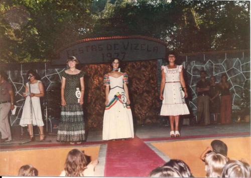 Concurso de rainha das festas promovido no âmbito das festas da vila em 1977, no Parque das Termas.