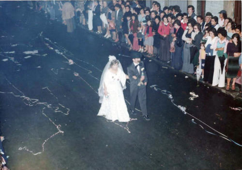 Cortejo Vizela dos Tempos Idos inserido no programa da Festas da Vila de Vizela do ano de 1977, na sua passagem na Rua Dr. Abílio Torres.